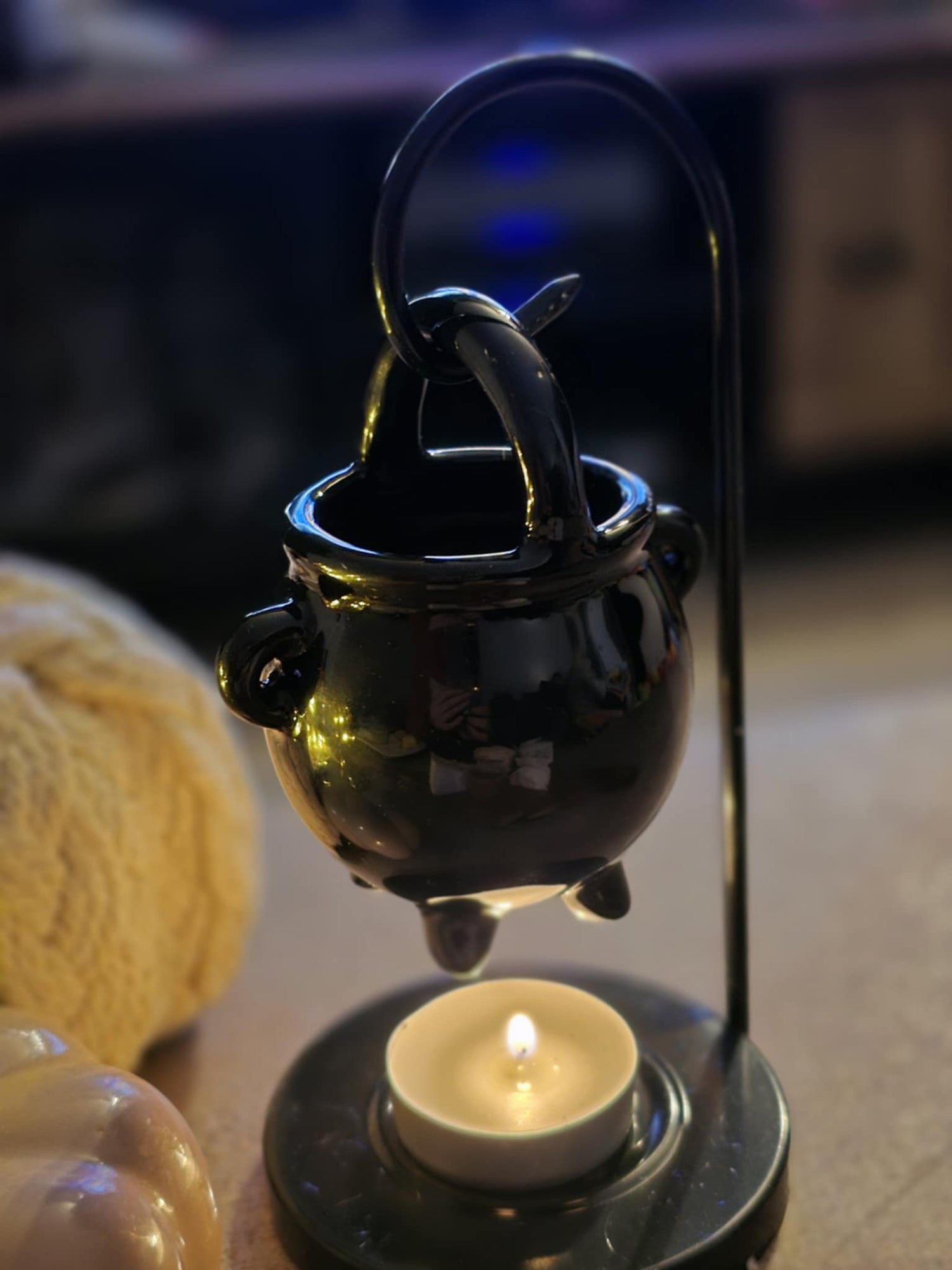 Cauldron tea light wax burner